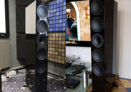 Z instalace KEF R11 - mimo pravidla